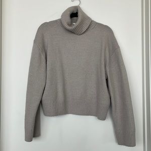 H&M BEIGE TURTLENECK SWEATER